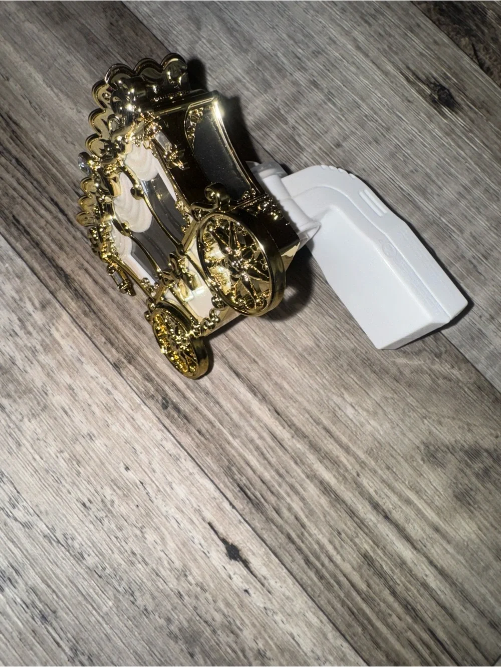 Bath & Body Works Gold Carriage Plug-In